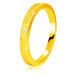 Prsteň zo žltého 14K zlata - jemné ozdobné zárezy, číry zirkón, 1,3 mm - Veľkosť: 58 mm