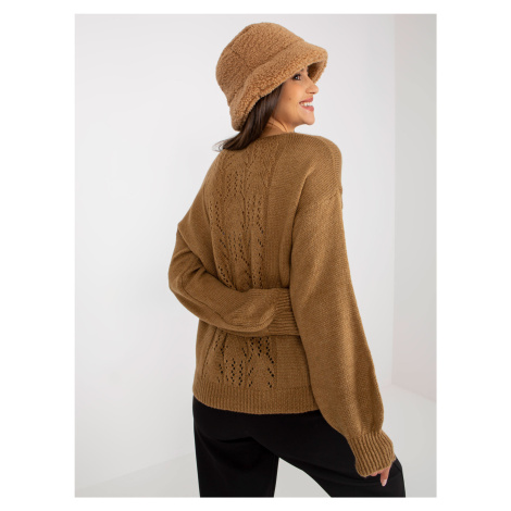 OCH BELLA thin camel classic sweater with V-neck