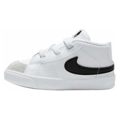 Nike Sportswear Tenisky 'BLAZER'  čierna / biela