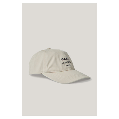 ŠILTOVKA GANT GRAPHIC SCRIPT COTTON TWILL CAP SOFT OAT