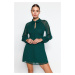 Trendyol Smaragdovo zelený gombík na pás detailný šifón mini tkané šaty