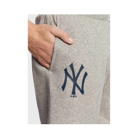 New Era Športové kraťasy New York Yankees MLB Logo 60284751 Sivá Regular Fit