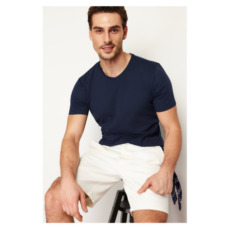 Trendyol Indigo Basic Slim tričko s krátkym rukávom zo 100% bavlny s výstrihom do V