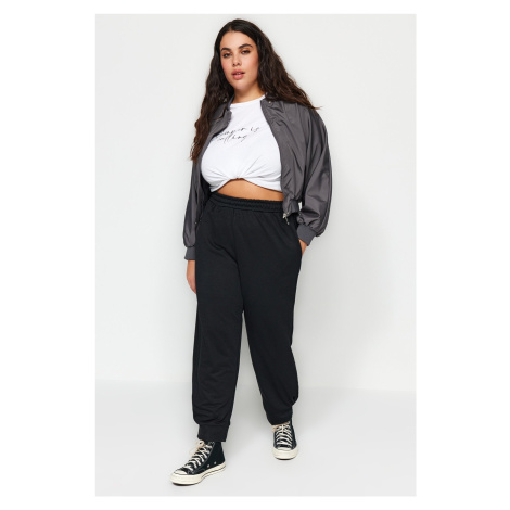 Trendyol Curve Black Jogger s vysokým pásom 2 nite regenerované plus size tepláky.