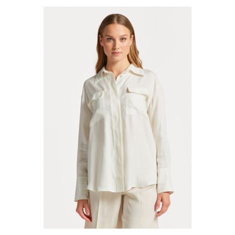 KOŠEĽA GANT RELAXED FLAP POCKET SHIRT EGGSHELL