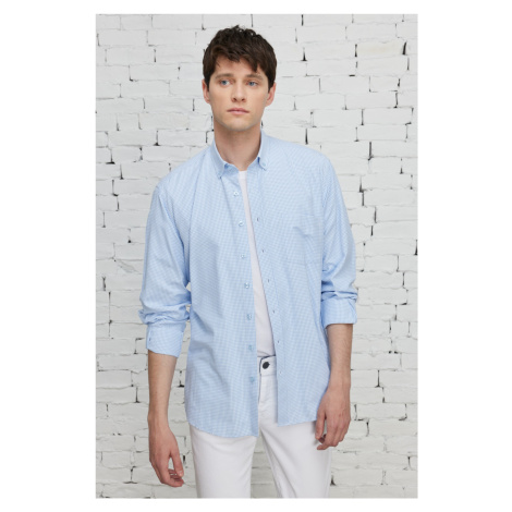 ALTINYILDIZ CLASSICS Men's White-blue Comfort Fit Comfy Cut Buttoned Collar Cotton Dobby Shirt.