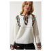 Happiness İstanbul Women's Cream Floral Embroidered Scalloped Linen Blouse