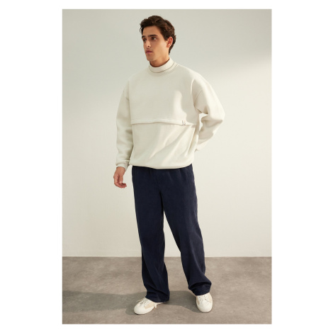 Trendyol Limited Edition Stone Oversize/Wide-Fit Labeled Fleece Filled Sweatshirt