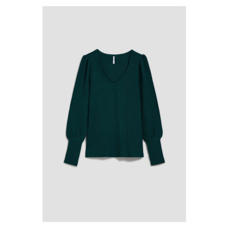 Blouse with V-neck Moodo