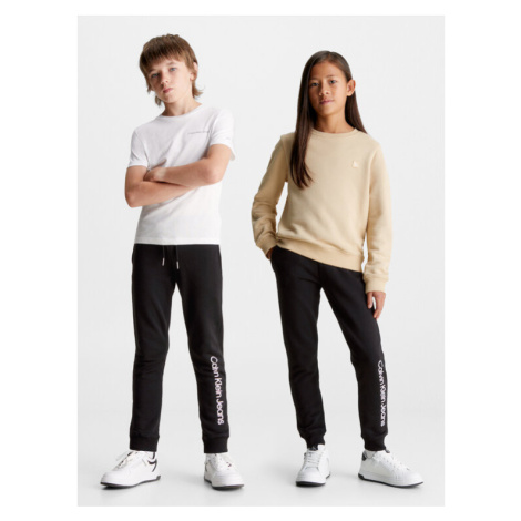 Calvin Klein Jeans Teplákové nohavice Logo IU0IU00604 Čierna Regular Fit