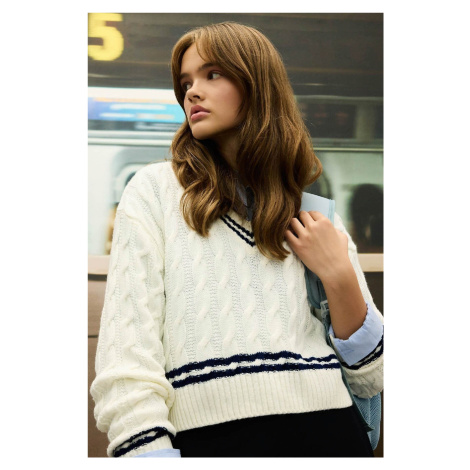 DEFACTO Cool Regular Fit V Neck Hair Knit Striped Knitwear Sweater