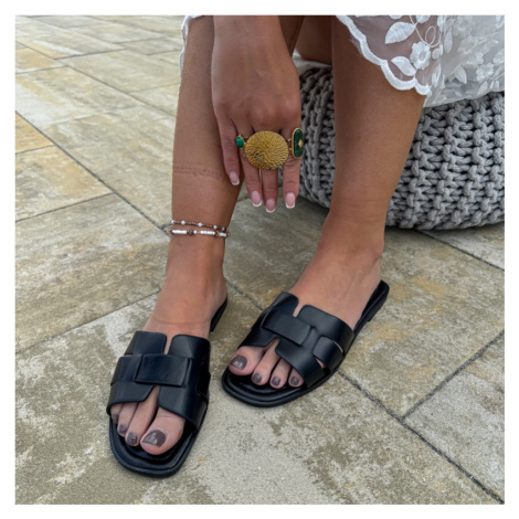 Čierne šľapky iMóda