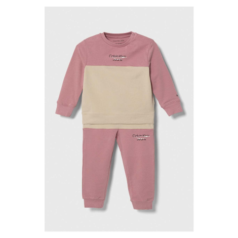 Detská tepláková súprava Calvin Klein Jeans ružová farba