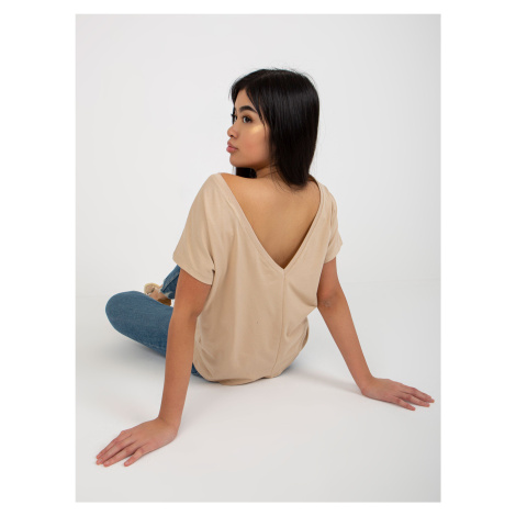 Basic beige T-shirt made of fire cotton