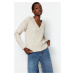 Trendyol béžový pletený sveter s mäkkým textúrovaným výstrihom do V