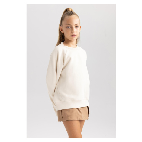 DEFACTO Girl's Oversize Fit Crew Neck Soft Fuzzy Sweatshirt