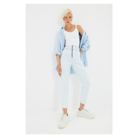 Dámske džínsy boyfriend Trendyol