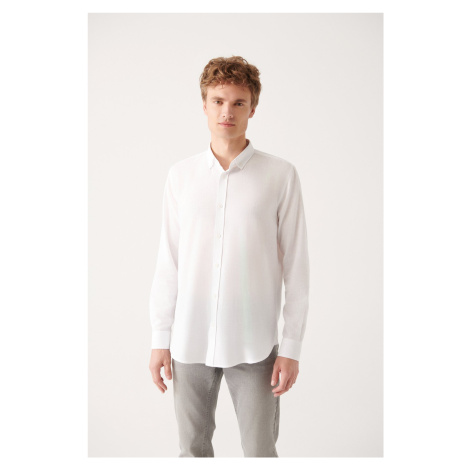 Avva Men's White Easy Iron Button Collar Textured Cotton Regular Fit Shirt