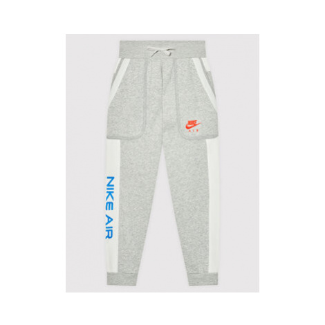 Chlapčenské športové nohavice Nike