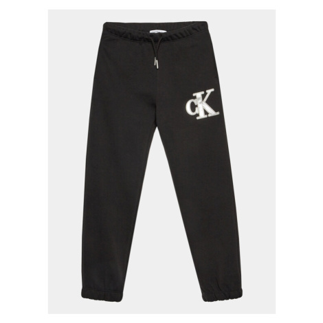 Calvin Klein Jeans Teplákové nohavice Metallic IG0IG02287 Čierna Regular Fit