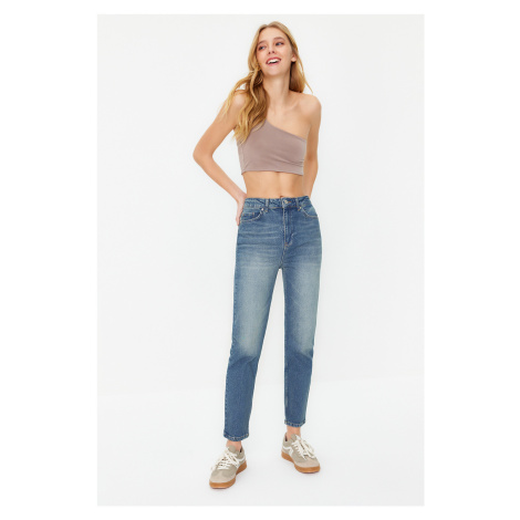 Trendyol Modré Džínsy s Vypraným Efektom Vintage s Vysokým Pásom a Úzkym Strihom Mom Jeans