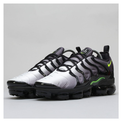 nike air vapormax plus black volt