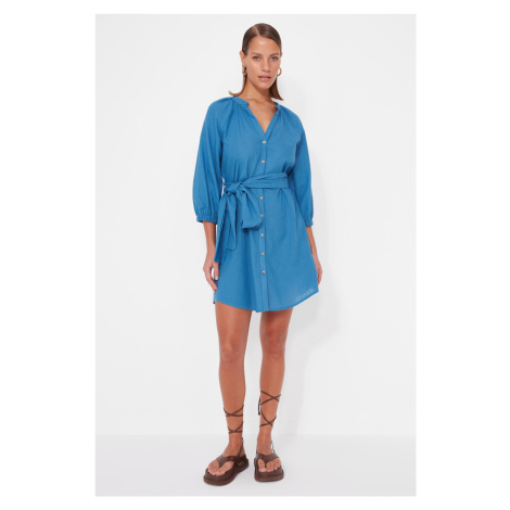 Trendyol Blue Belted mini tkané plážové šaty zo 100% bavlny