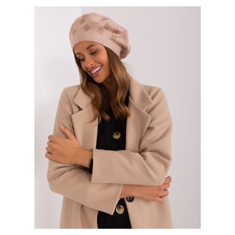 Beige women's beret with appliqués