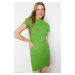 Trendyol Green vypasované Crew Neck Mini rebrované elastické šaty s krátkym rukávom
