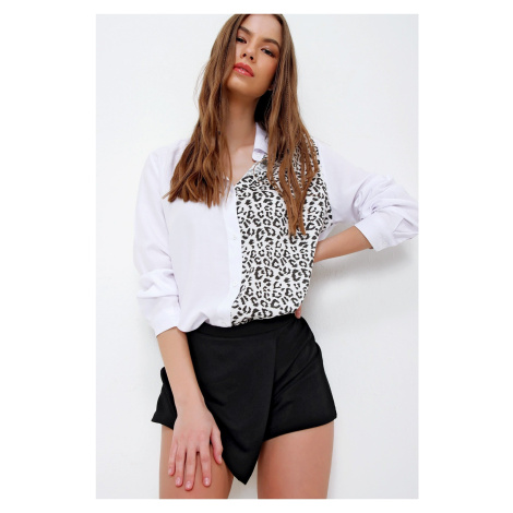 Trend Alaçatı Stili Women's White Leopard Blocky Woven Shirt