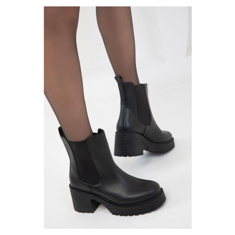 Soho Women's Black Boots & Booties 18486