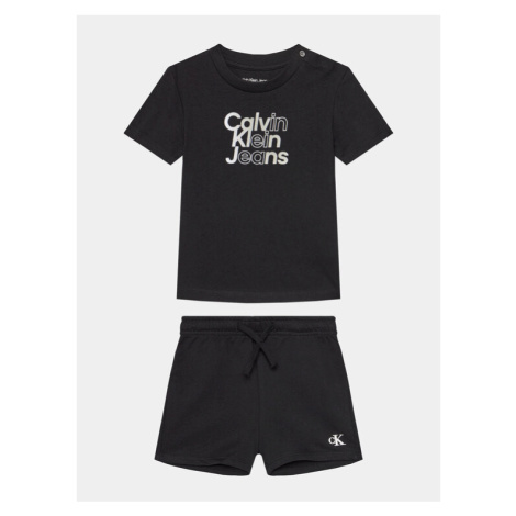 Calvin Klein Jeans Súprava Tričko a šortky Gradient Logo IN0IN00175 Čierna Regular Fit