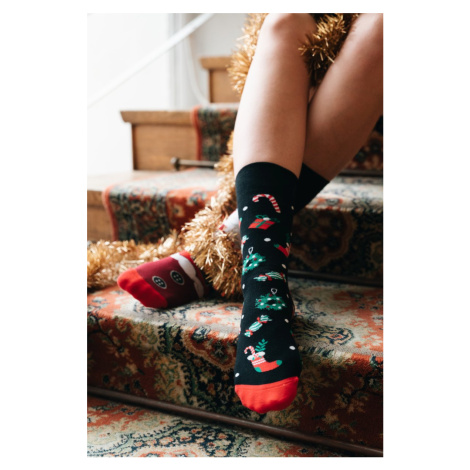 Čierne vzorované ponožky Santa Claus 078 More
