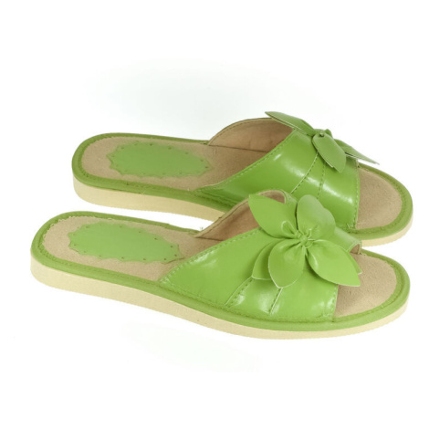 Dámske zelené papuče JANA