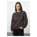 Trendyol Brown Thick Fleece Embroidered Slogan Relaxed Sweatshirt