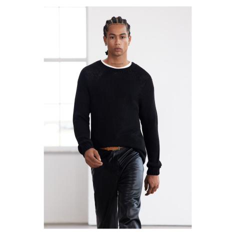 Trendyol Black Slim Fit Slim Cut Crew Neck Raglan Sleeve Seamless Basic Knitwear Sweater