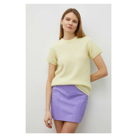 Vlnený sveter American Vintage dámsky, žltá farba, tenký