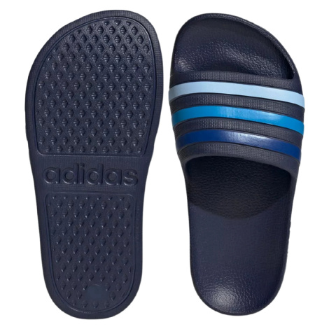 Chlapčenské šľapky a žabky Adidas