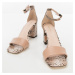 Dámske dvojfarebné kožené sandále na vysokom podpätku 94-D-958-9