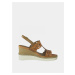 Tamaris hnedé kožené na kline sandále