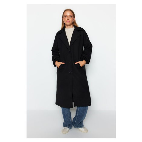 Trendyol čierny oversized balónový rukáv širokého strihu detailný dlhý razený kabát