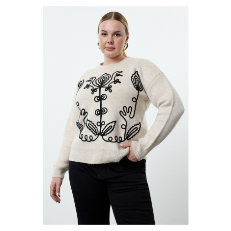 Trendyol Curve Beige Embroidery Detailed Crew Neck Knitwear Sweater