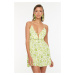 Trendyol zelená kvetinová potlač detailné zadné plážové šaty