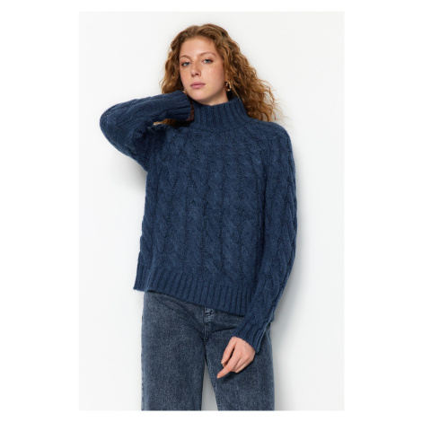 Trendyol Navy Blue mäkké textúrované vrkoče sveter sveter