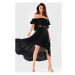 Asymetrická dámska sukňa čiernej farby na leto