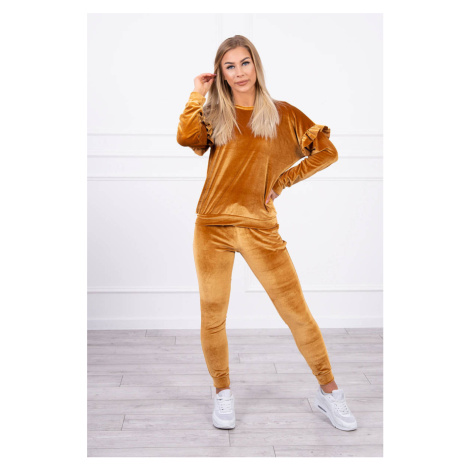 Velour set with ruffles camel