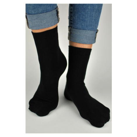 Hladké ponožky Noviti SB005 Čierna