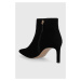 Semišové topánky BOSS Janet Bootie 70-S dámske, čierna farba, na vysokom podpätku, 50498739