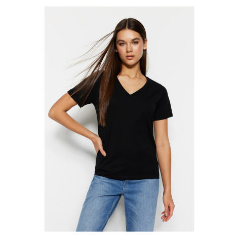 Trendyol čierne 100% bavlnené základné pletené tričko s výstrihom do V