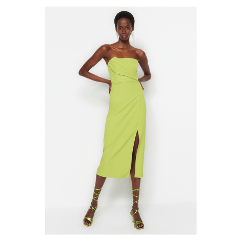 Zelené šaty bez ramienok